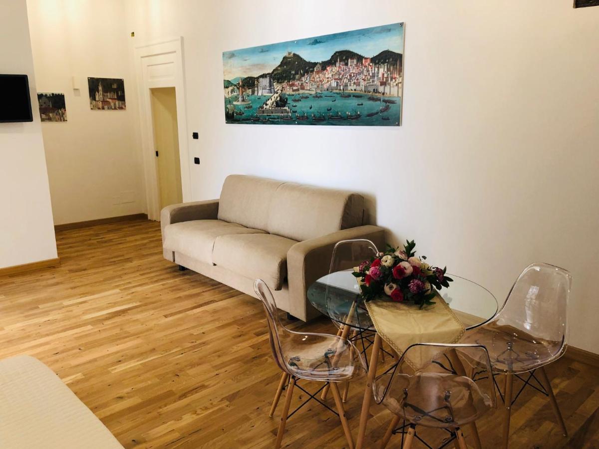 Domus Studio 25 Bed & Breakfast Naples Exterior photo
